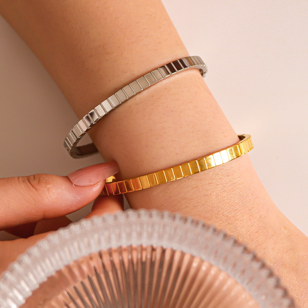 Grid Cuff