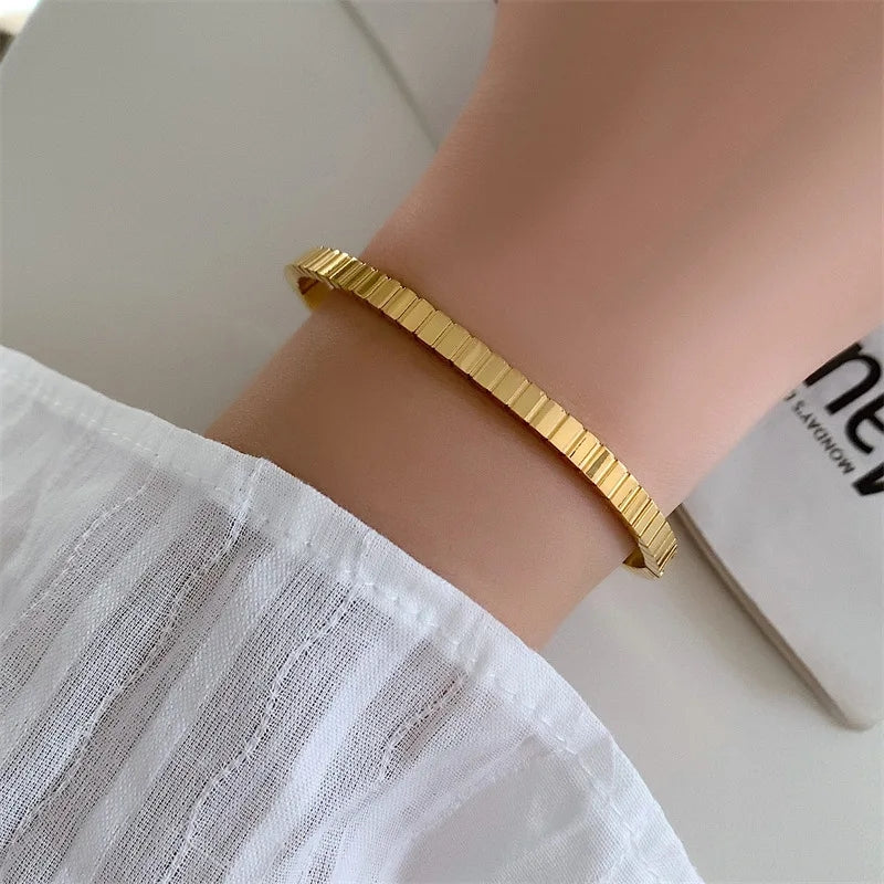 Grid Cuff