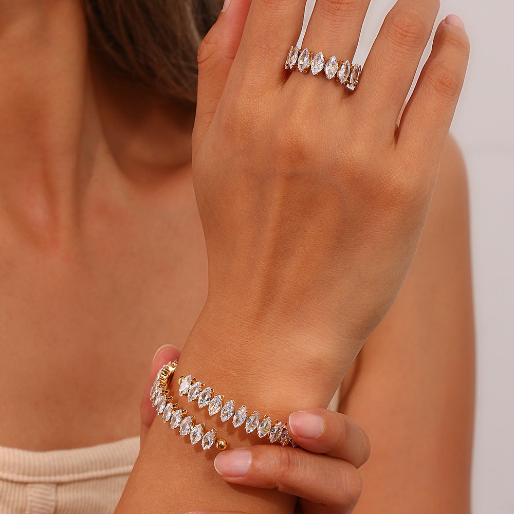 Anastasia cuff