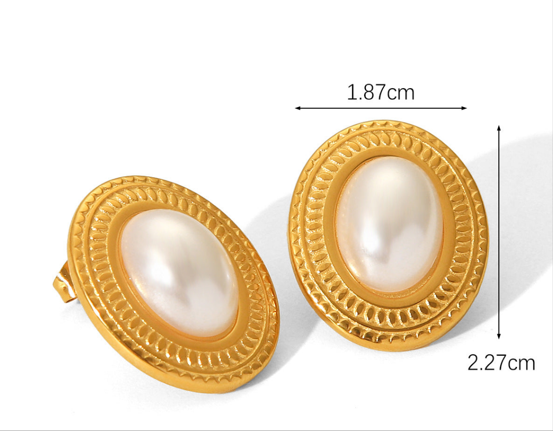 Creme Studs