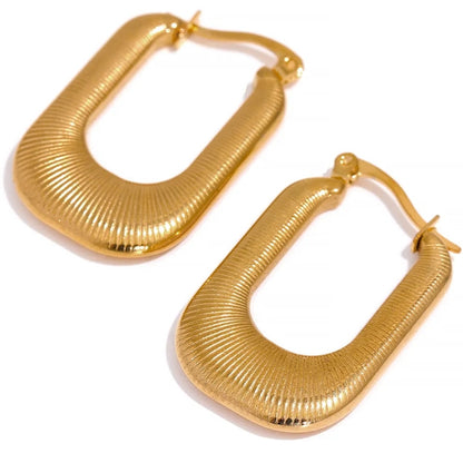 Betsy Plain Earrings