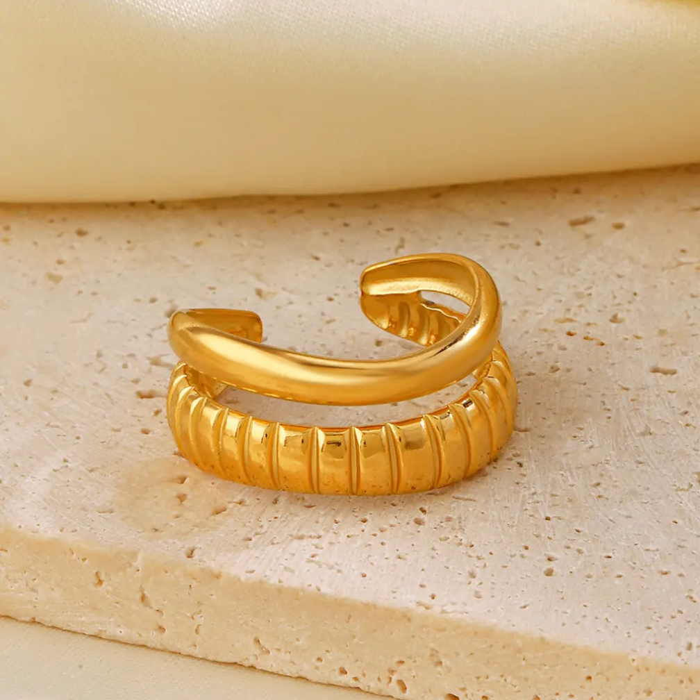 Curvy Ring