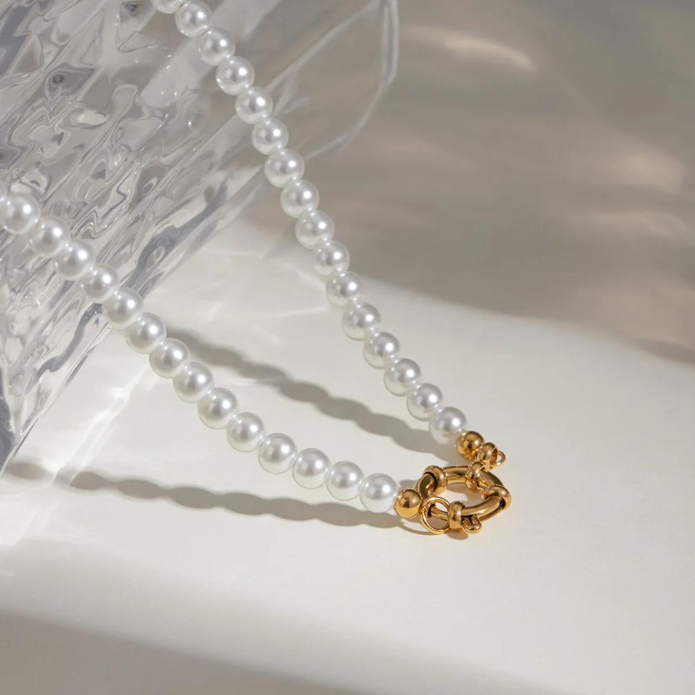 The vintage Choker