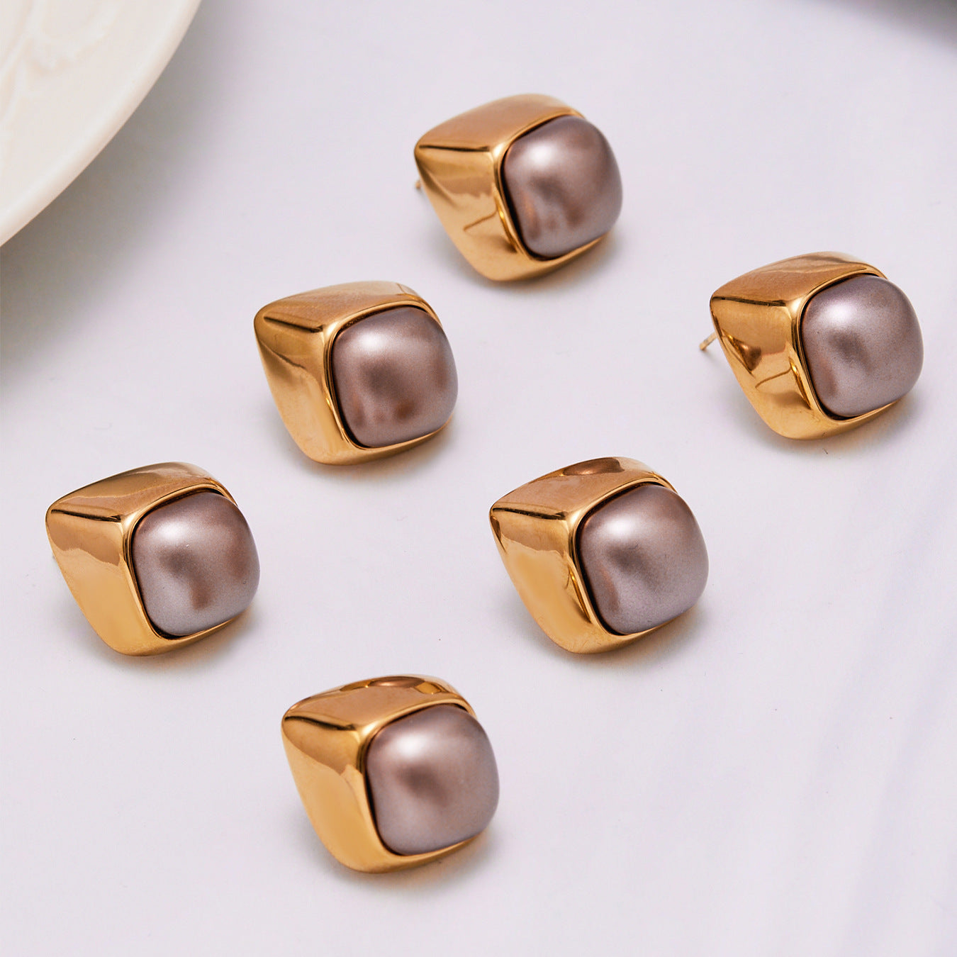 Quard Studs