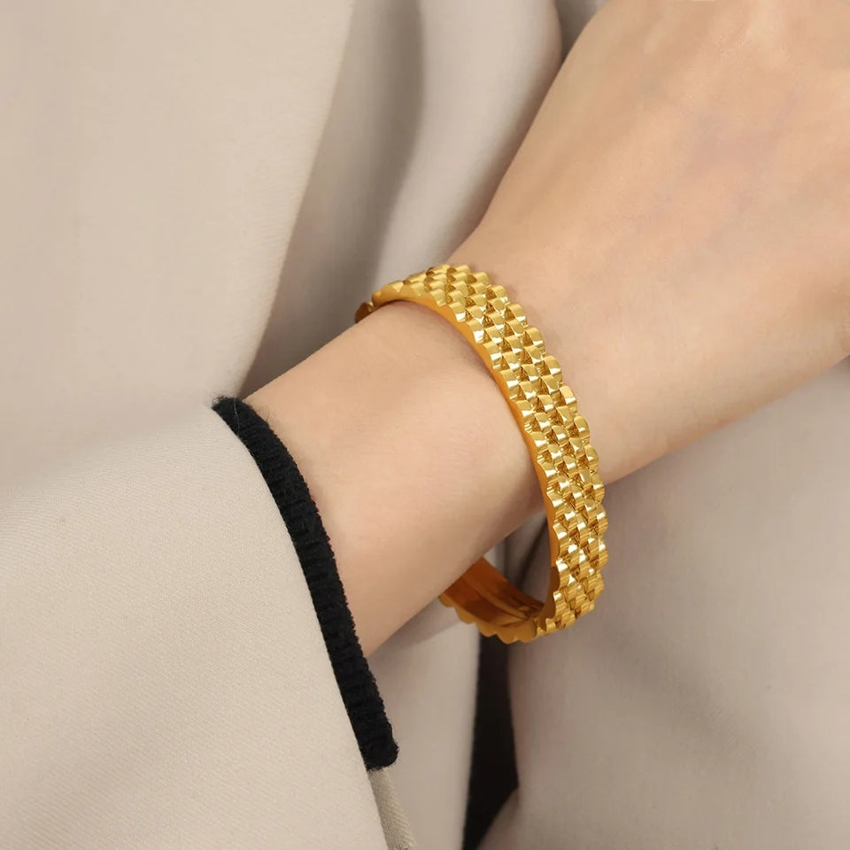 Carline Cuff