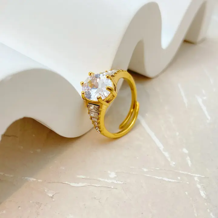 Zola Ring Crystal