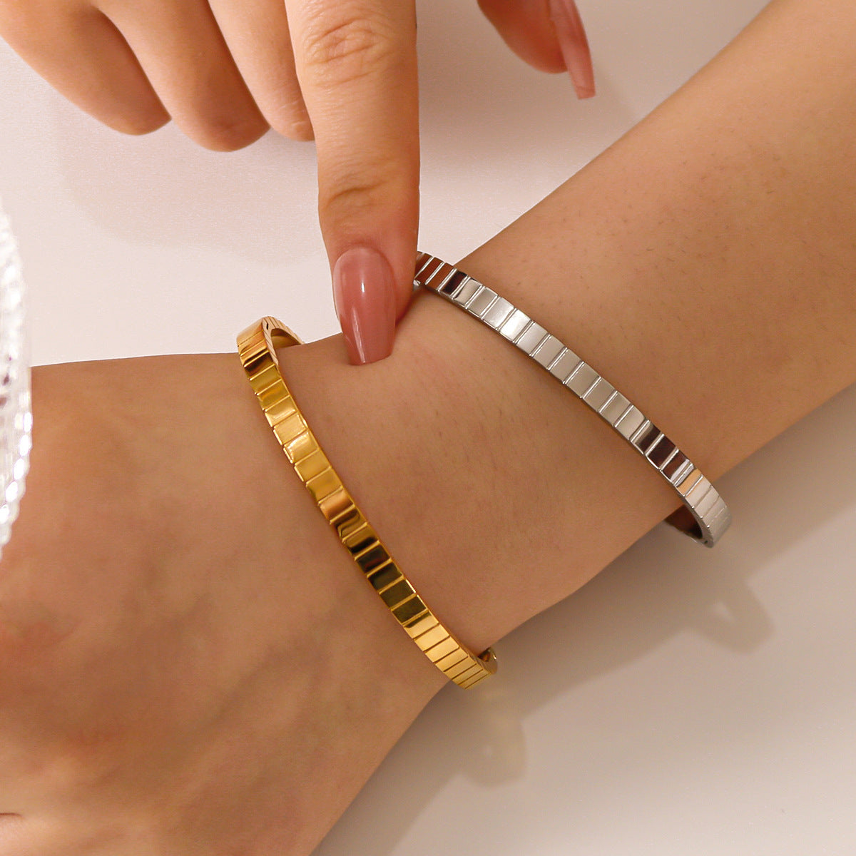 Grid Cuff