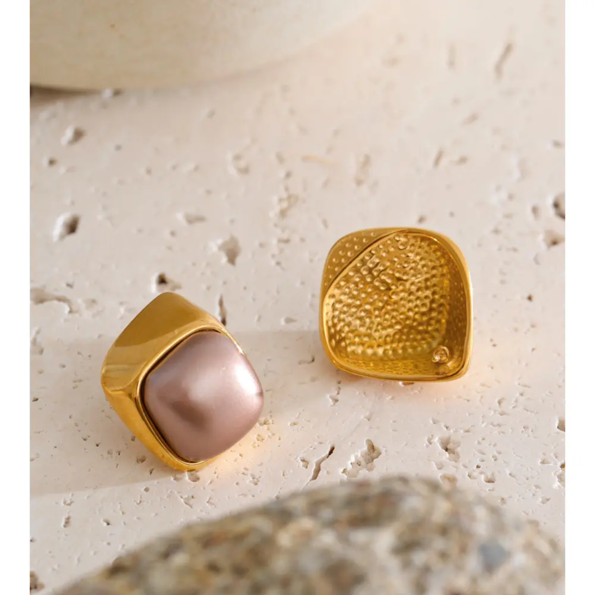 Quard Studs