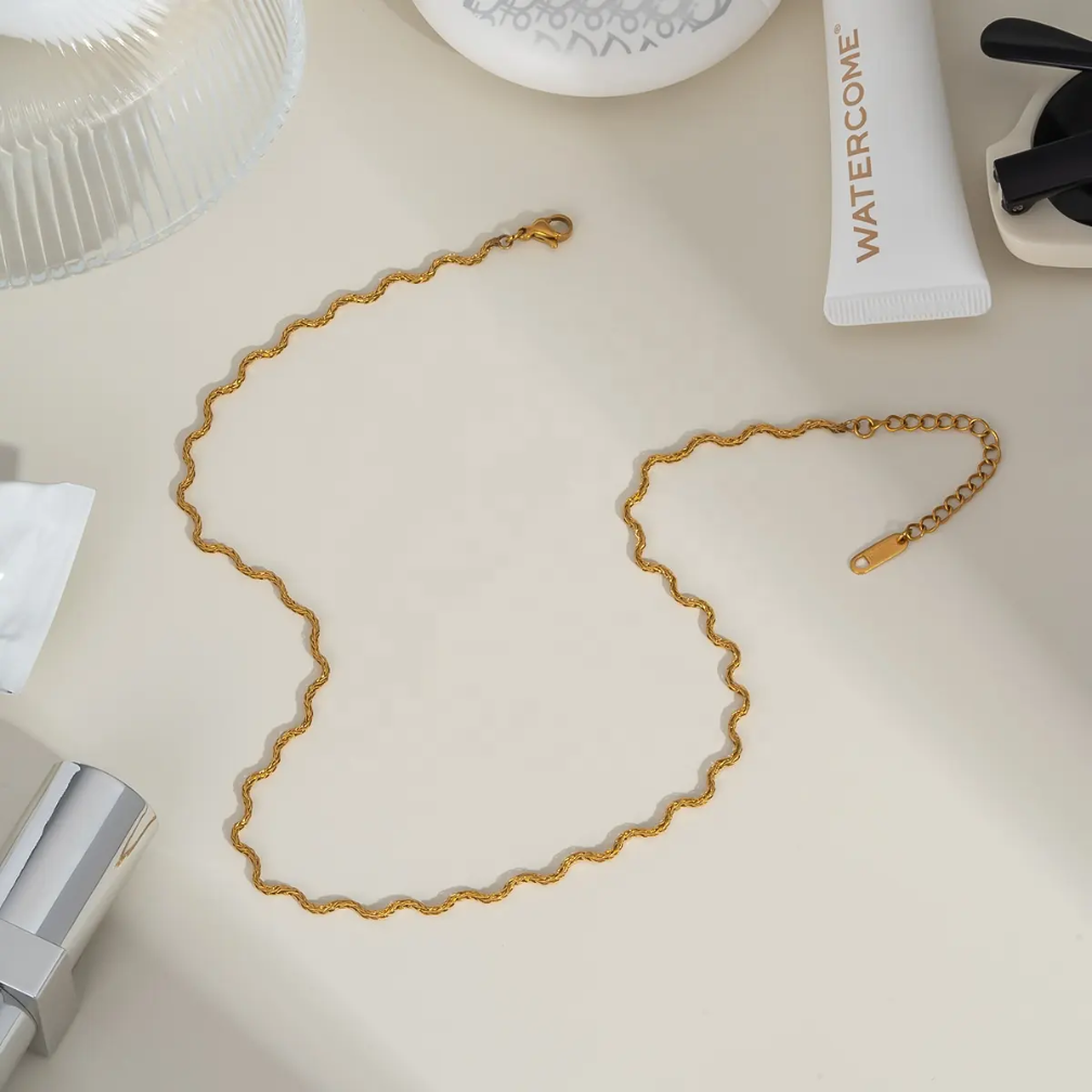 Curvy Necklace