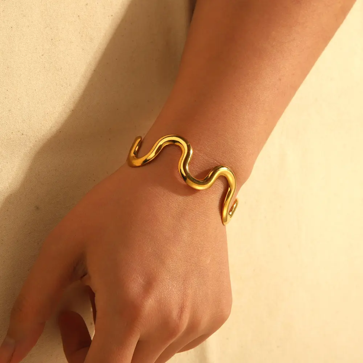 Lara Cuff