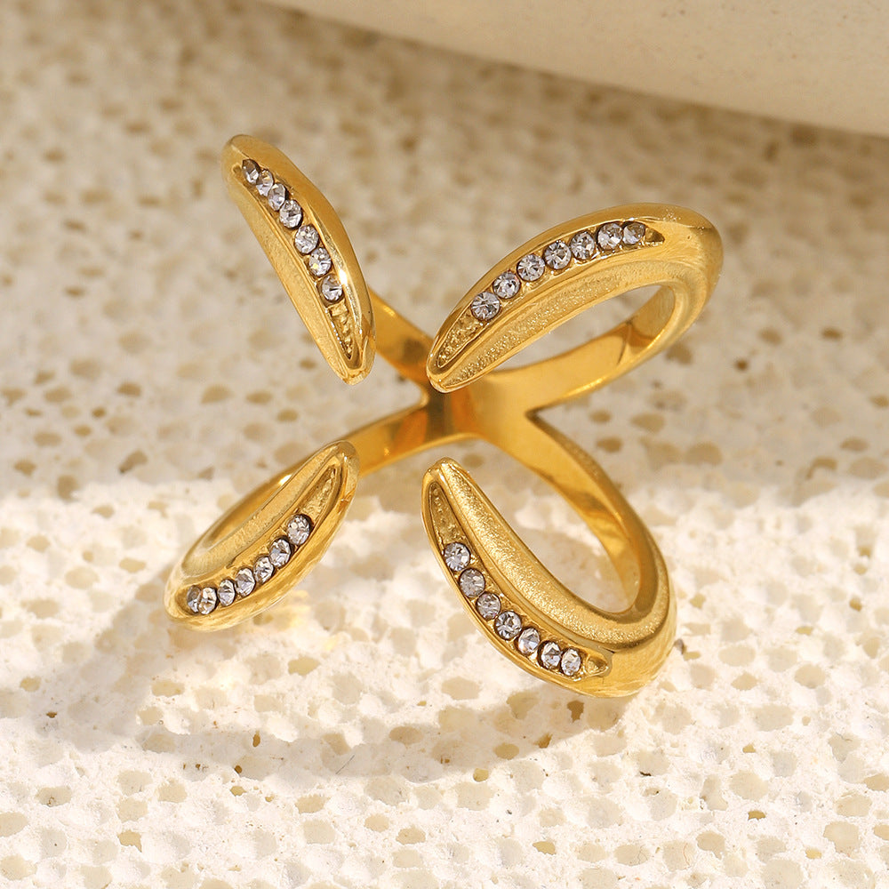 Claw Ring