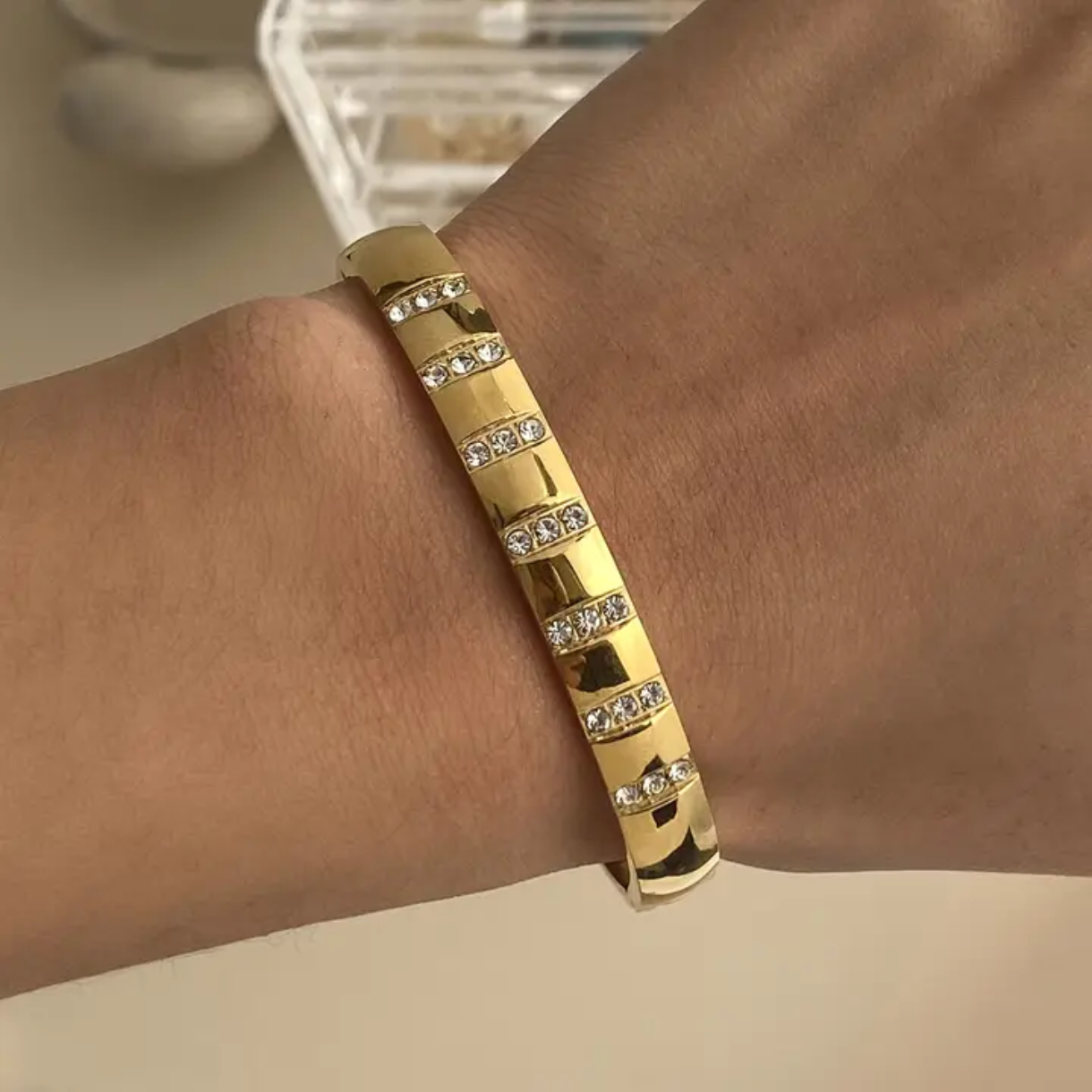 Gleam Cuff