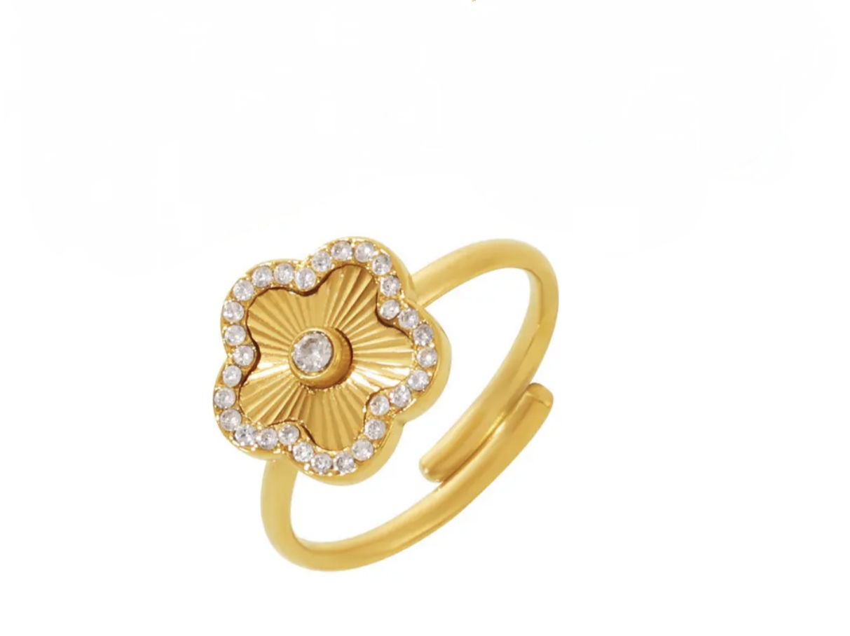 Clover Ring