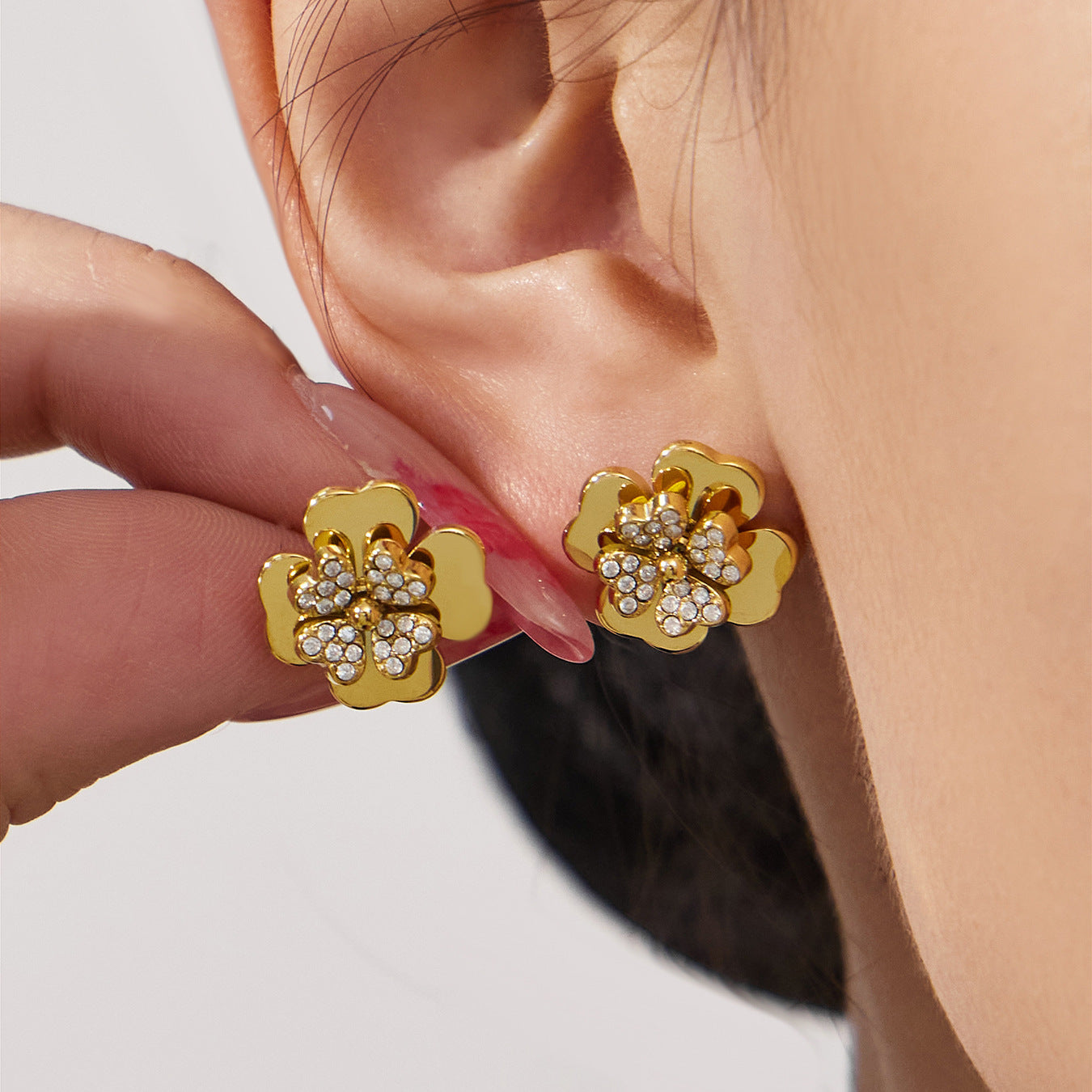 Zirconia Clover