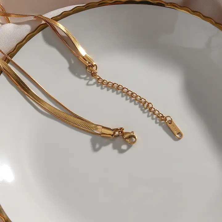 Leesie Necklace