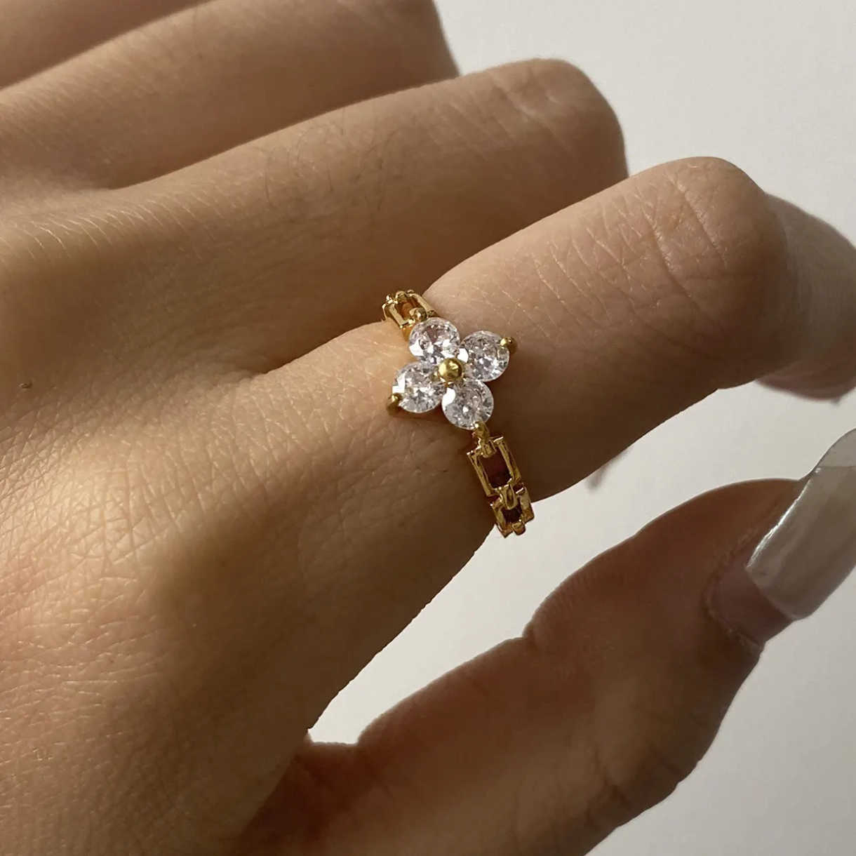 Chain Clover Ring