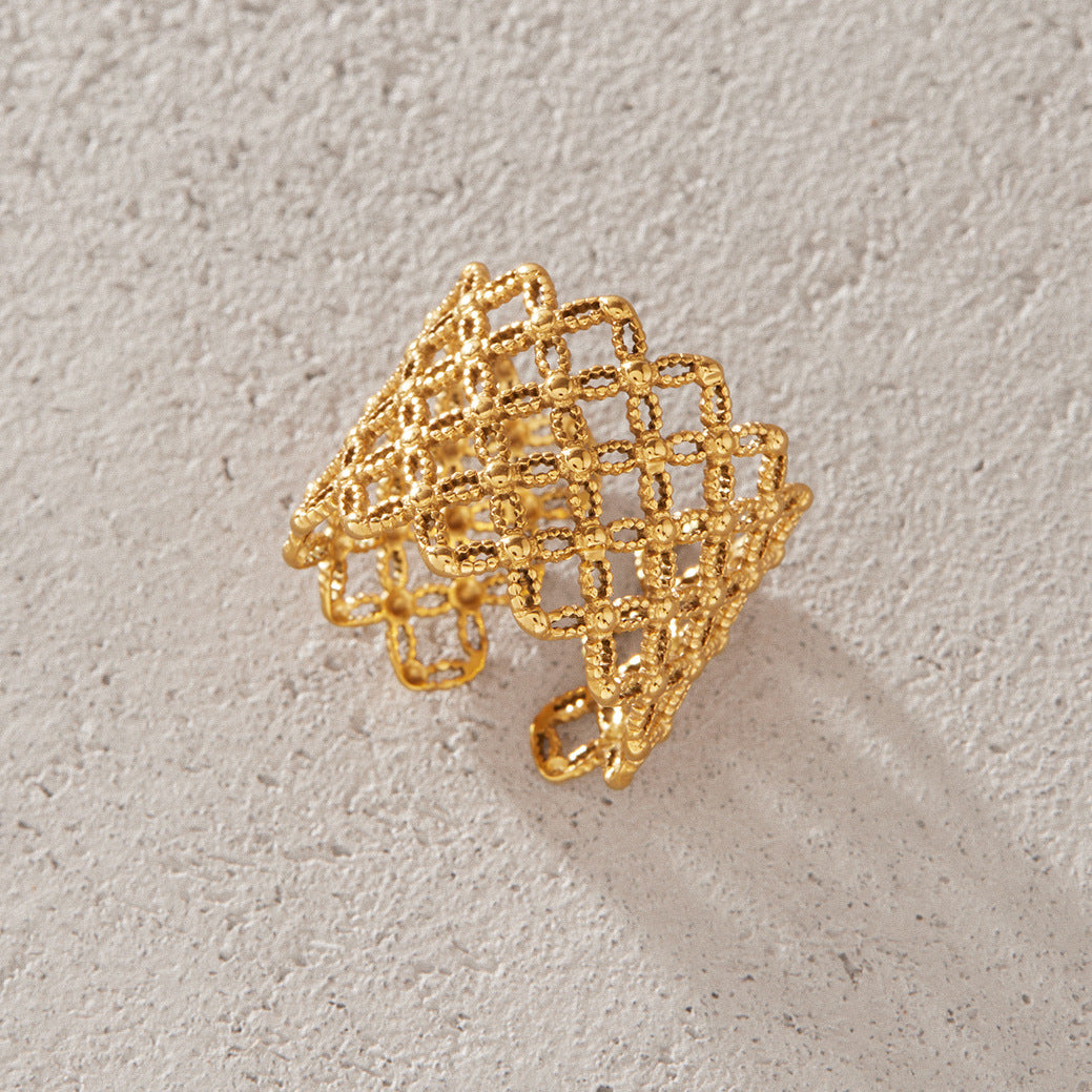 Tapestry Gold Band
