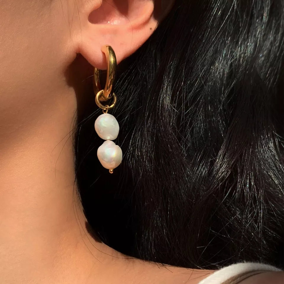 Savvy Pearl Hoops